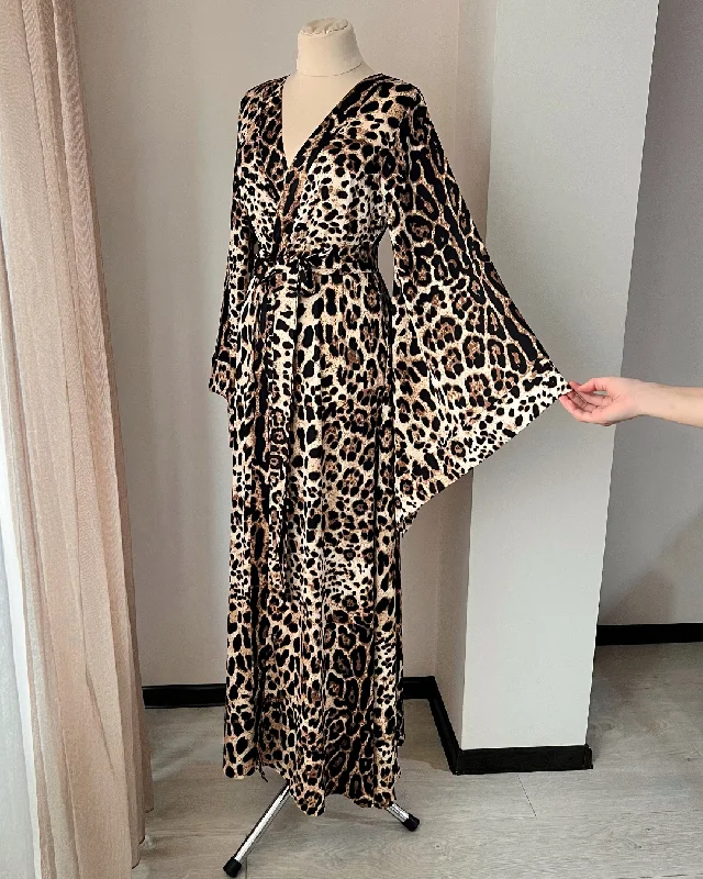 Leopard Kimono Robe - Stylish and Cozy for Any Occasion